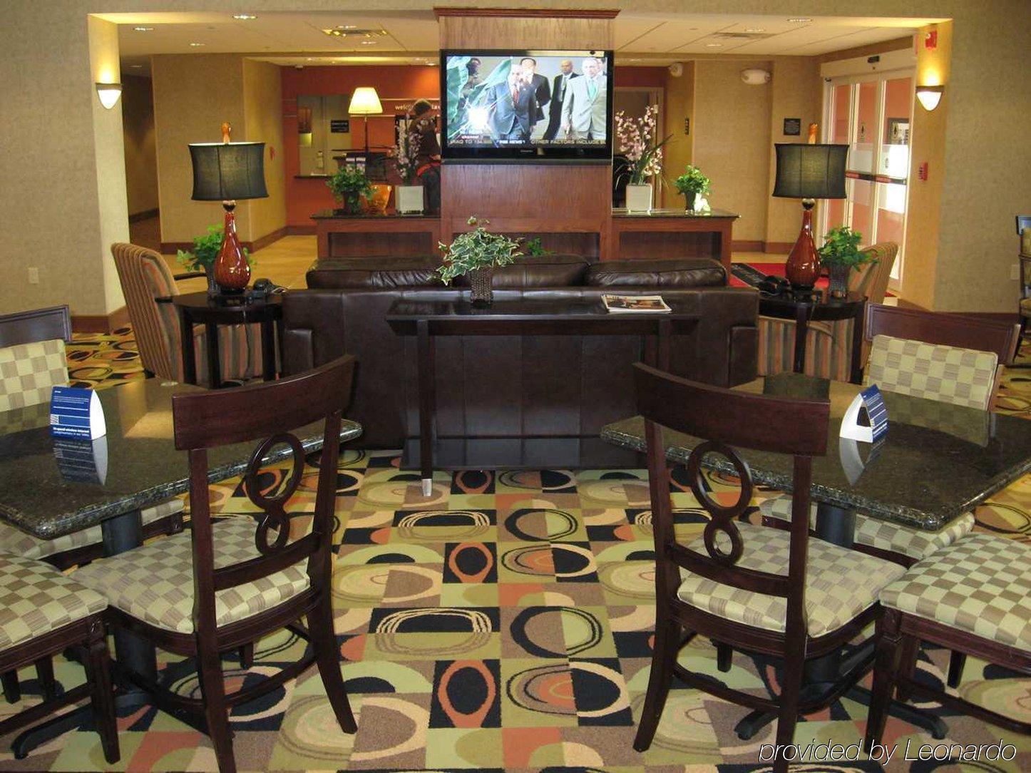 Hampton Inn & Suites Davenport Ristorante foto